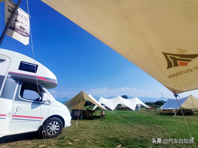 车轮上的家：房车自驾旅行生活全指南