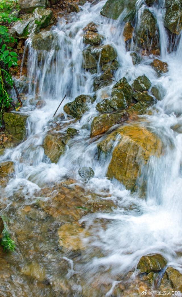 藏在济南的小众清凉秘境，瀑布飞溅、泉水淙淙，太惬意啦！