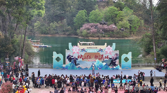 长顺杜鹃湖：人山人海真热闹，山歌花海等你来