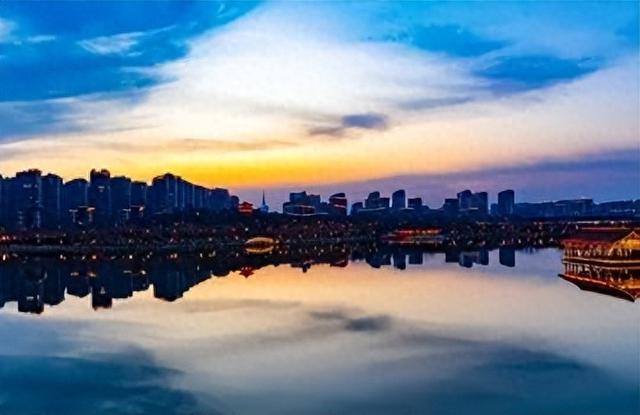夜游指南｜在曲江池，把日子过成散文诗