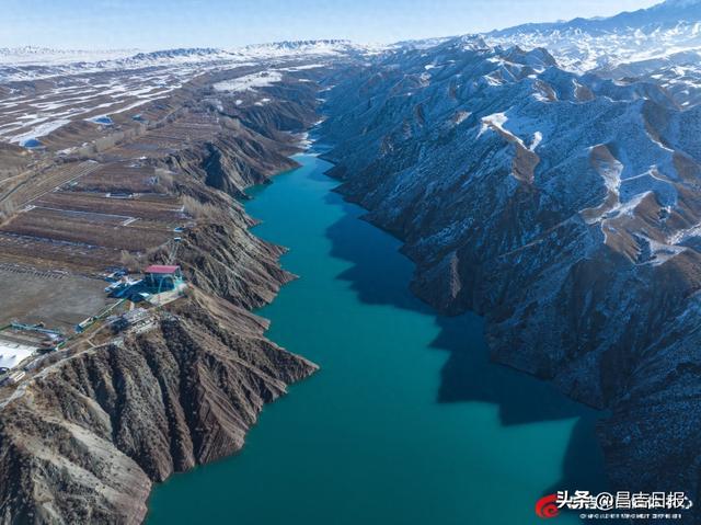 雪落肯斯瓦特！玛纳斯这片“水墨秘境”美到窒息