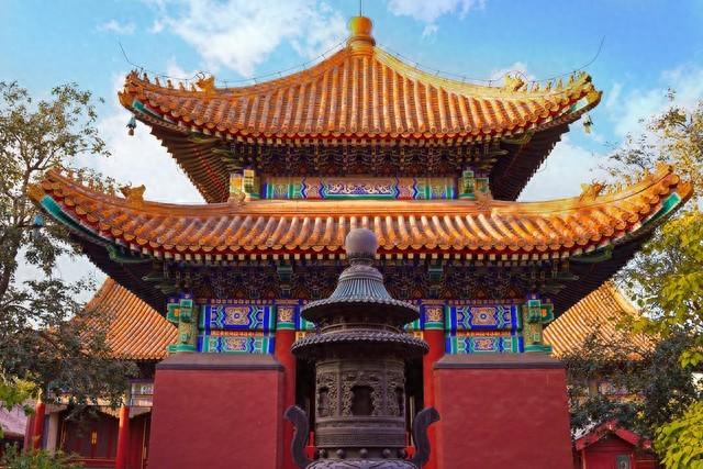 中国规模最大、保存最完整的藏传佛教寺院之一的一一雍和宫！