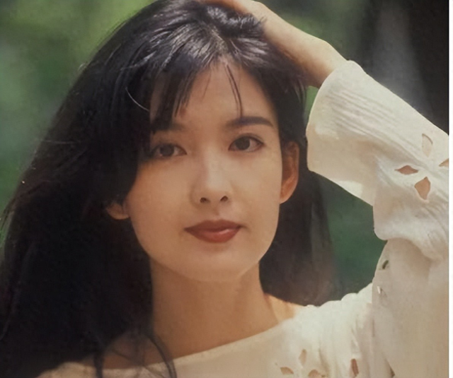 被戴8次绿帽子，3次被捉奸在床，这就是我们“玉女”守卫的爱情