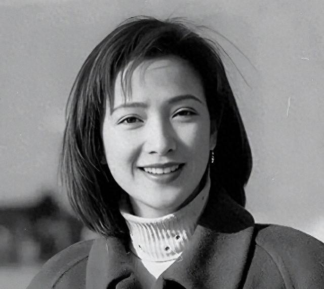 戏都不演了！何晴葬礼结束不到48小时，揪心的一幕就出现了