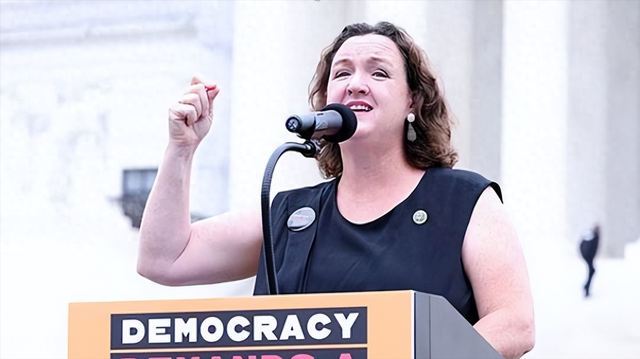 替拜登捞钱却被拒白宫外！加州女强人当众崩溃大骂，旧账被扒翻车