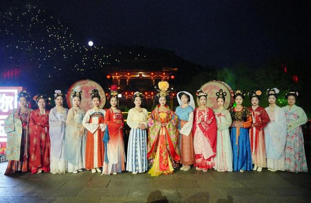 陕西华清宫： “双节”体验升级 文旅融合添彩