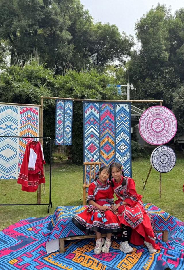 “石榴花开”别样红，东湖牡丹园节庆氛围浓