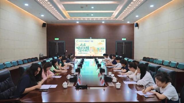 【呼和浩特市2025年网络文化节】“我在呼和浩特等你来！” 收官座谈会“三个没想到”引起共鸣
