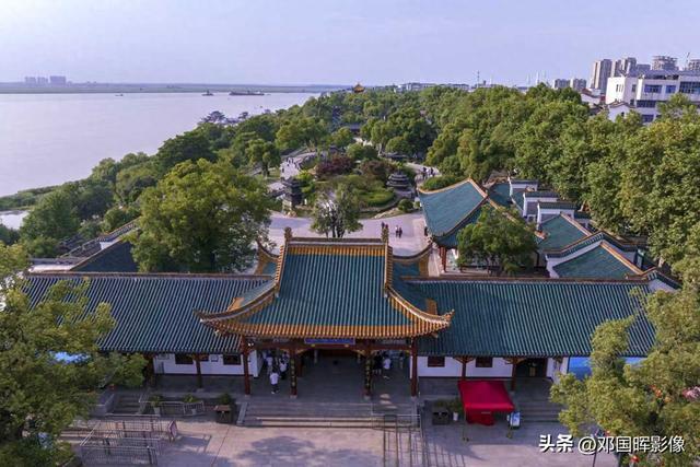 洞庭湖畔岳阳楼