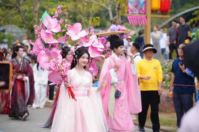 4月4日，莲花花神邂逅赛博机器人，邀您玩转观音山花朝节