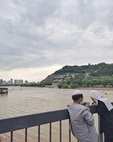 和老伴去甘肃兰州住了30天，才发现：兰州人跟其他地方的人不一样