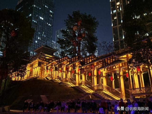 《爽爽贵阳嗨翻天·苗疆秘境狂欢节》启幕！贵阳花果园鼓楼风雨桥变身“苗疆秘境”