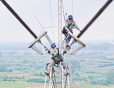 坚持协调发展，促进城乡融合和区域联动（稳中求进、提质增效 实现“十五五	”良好开局）