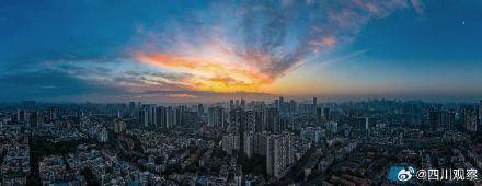 速来欣赏！成都朝霞雪山绝美大片来袭