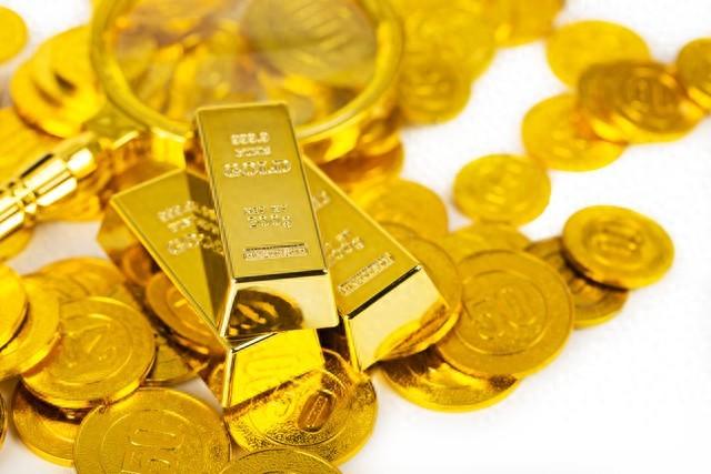 100万里面有几个10万（手里有100克黄金10万块十年后哪个更值钱答案跟你想象的不一样）