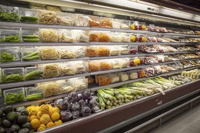 永辉学胖东来改了100家店，为啥还在亏？这3笔账藏着答案