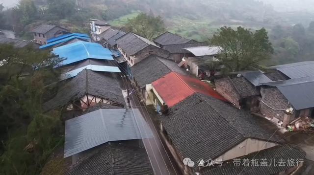 重庆合川嘉陵江边的老街，曾经热闹非凡，如今却即将消失令人惋惜