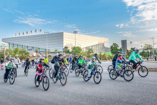 风驰竹海，骑友盛赞！在运动与美景的交融中收获双重满足