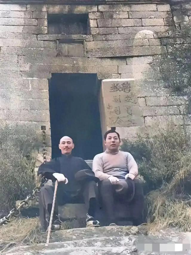 这才是张学良和蒋中正的真实貌相,这可不是演戏