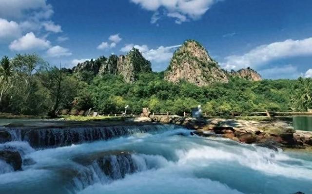 新增“迷雾森林”等打卡微景观，鸳鸯峰景区“五一”开园