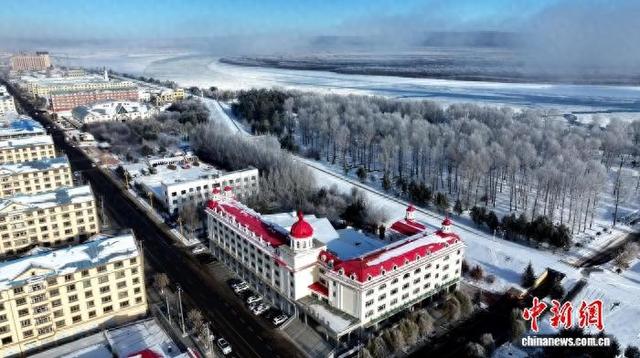 边城呼玛：雾凇冰排相互映衬 绝美冬景引游人