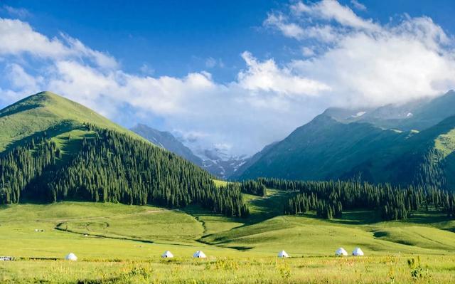 这辈子一定要去一次伊犁，就像童话世界，来了就不想走