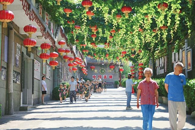 探秘老陈醋酿造工艺 感受历史文化底蕴