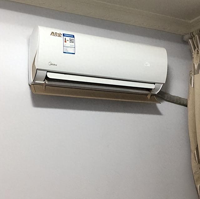 空调总是自己一开一关（空调一开一关费电）