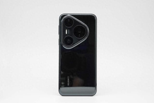 实测华为Pura80 Pro+ 有线投屏削弱，体验不及上代Pura70系列
