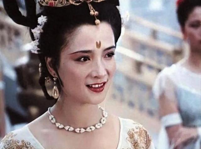 何晴离世令人感叹，能让你优雅老去的只有钱