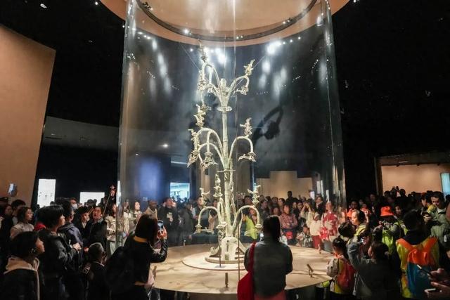 超12万！三星堆变身“大型遛娃现场”→