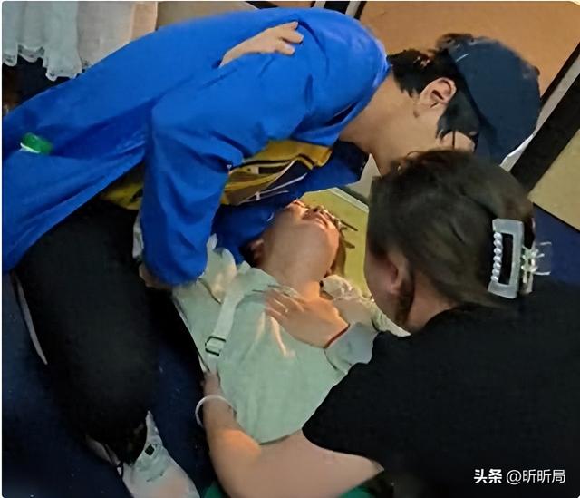 西宁机场惊魂3分钟！乘客集体砸窗逃生，机场公布视频激怒全网
