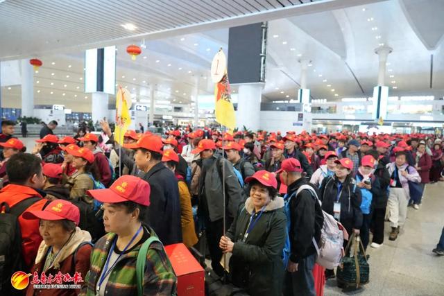 银发专列再出发：60+的他们 开启17天的东南探秋之旅