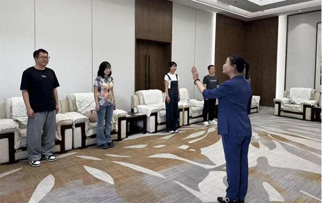 国防小镇青年讲活红色故事