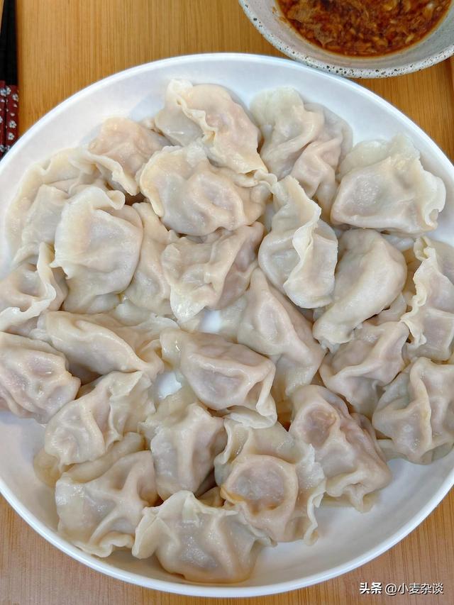 冬至吃饺子，白菜萝卜都靠边站，这馅才是首选，太香了！