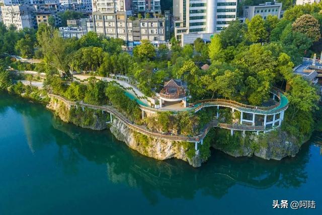 铜仁的最美公园在碧江区，尤其花果山旁，立体多层的绿道格外惊艳