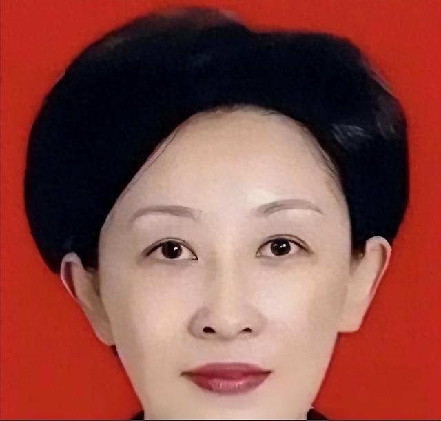 又揪出来一个巨贪，金额高达9.7亿，首富夫人郝斌跨境逃亡失败了