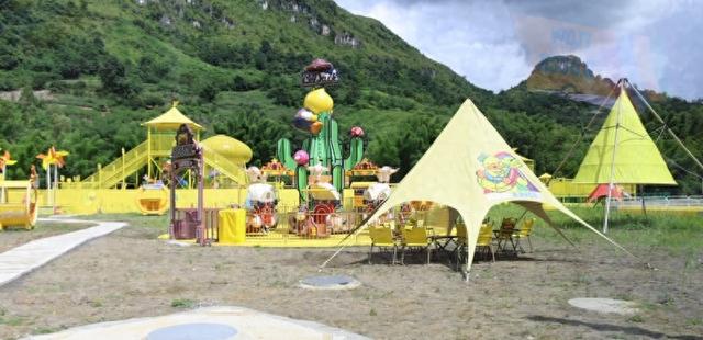 黄果树小黄鸭漂流：亲子游玩新选择 夏日欢乐不停歇