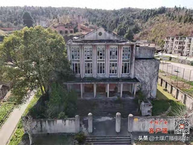 十堰深山藏座1500人影院！父辈的青春全在这。