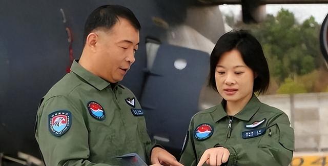 阅兵女机长身份曝光！私生活被扒牺牲太大，老公不简单，央视点名