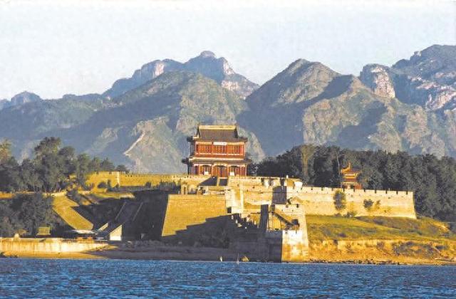 长城与大海握手的地方