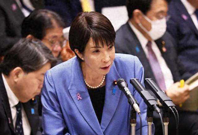 硬扛中国45天后，高市早苗决定搬家，多迹象表明，日本结局会很惨