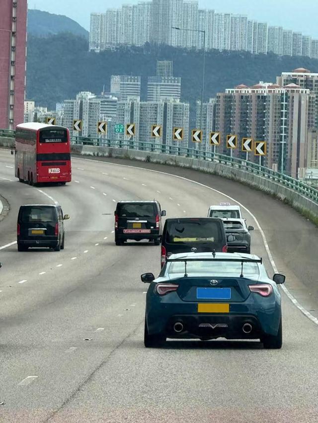 成功打卡“粤车南下”，终于把自己心爱的86开到香港街头！