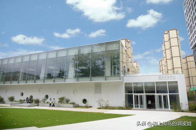 街边门面空置现象背后：危机与转机