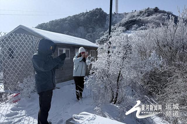 凤凰谷首场冬雪上线：赏雪正当时 安全“不打烊”