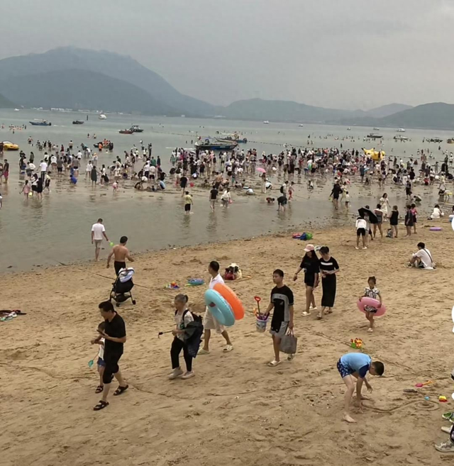 海滩小屋逃生小游戏攻略（宠客式赶海火了究竟是福还是祸）