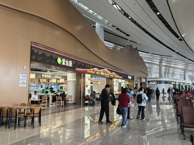 文旅为笔绘就融合画卷 航空为翼赋能经济腾飞