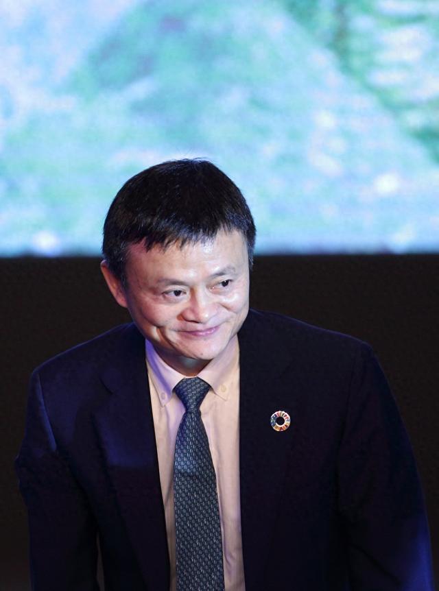 马云砸66亿香港买楼，意欲何为；万科把万达告了；卢浮宫遭抢劫