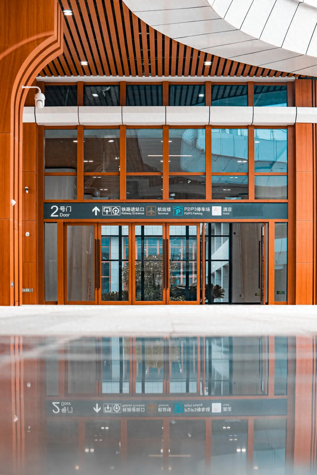 南宁哪个动车站离飞机场近一点（经邕行如何乘动车从市区到机场丝滑换乘指南来了）