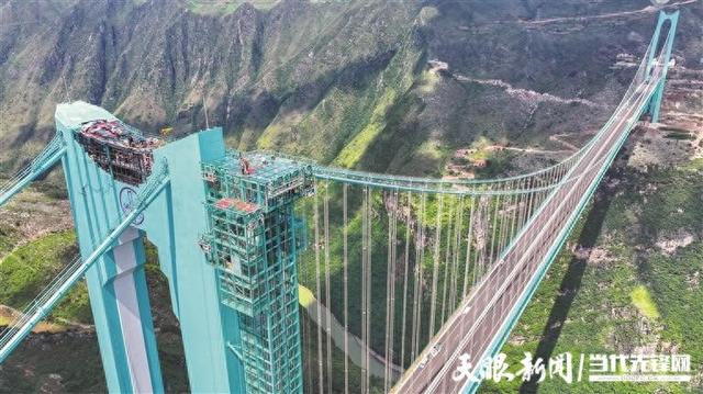 桥旅融合新典范！花江峡谷大桥串联黄金旅游带